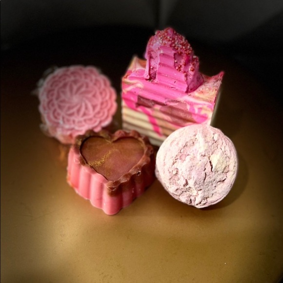 Handmade Valentine’s Day Soap Bundle - Picture 2 of 3